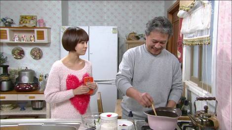 Папа Ли учит Хо Чжуна готовить суп из морских водорослей (так как день рождения Санг-Ву тоже завтра), и Хо-Юнг спрашивает, почему официальный день рождения Санг-Ву отличается от его фактического дня рождения